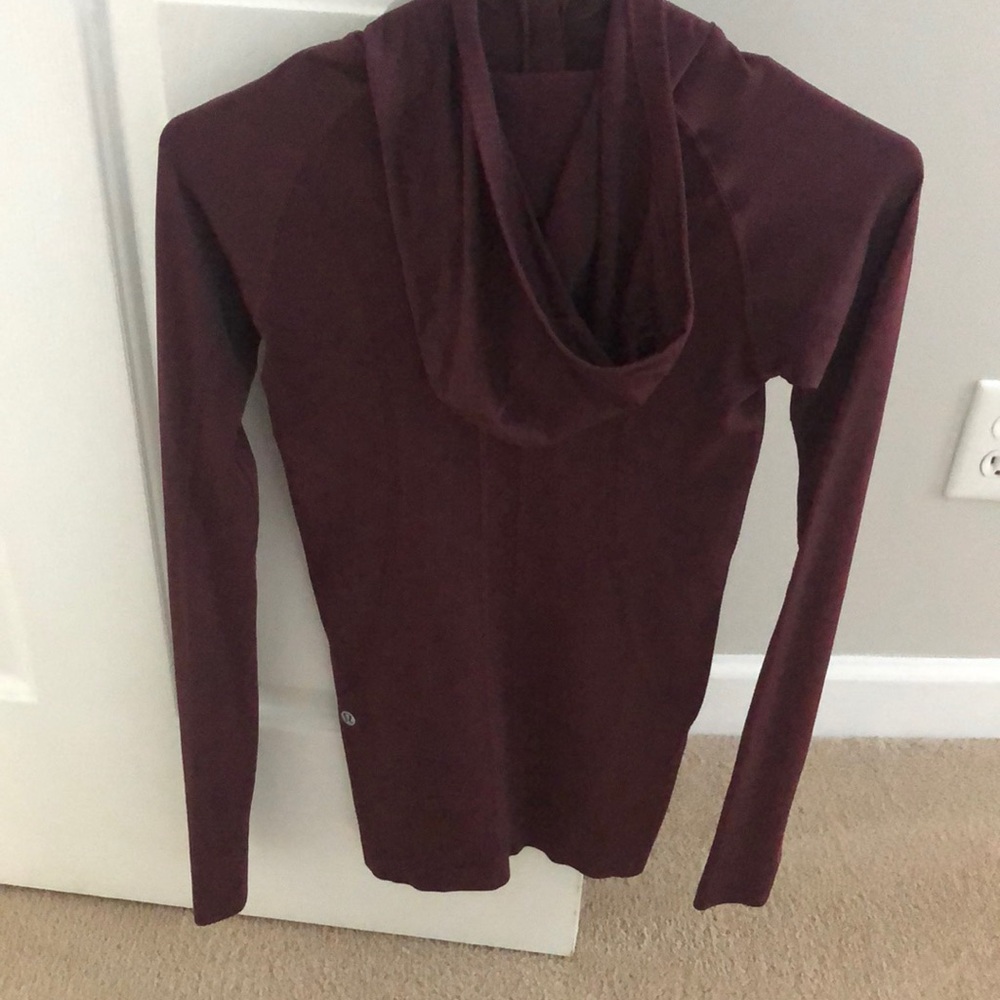 Lululemon long sleeve w Hoodie Burgandy 4